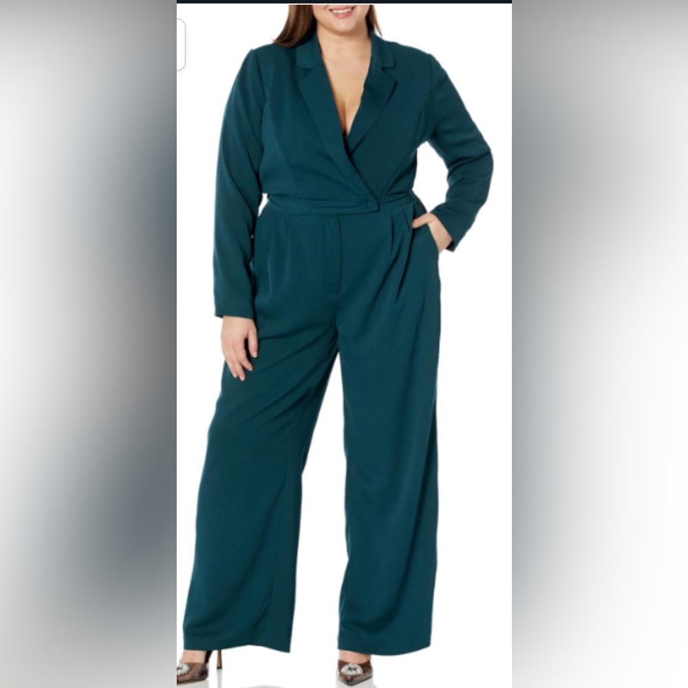 City chic Aurelia Lapel jumpsuit. Emerald. New in package